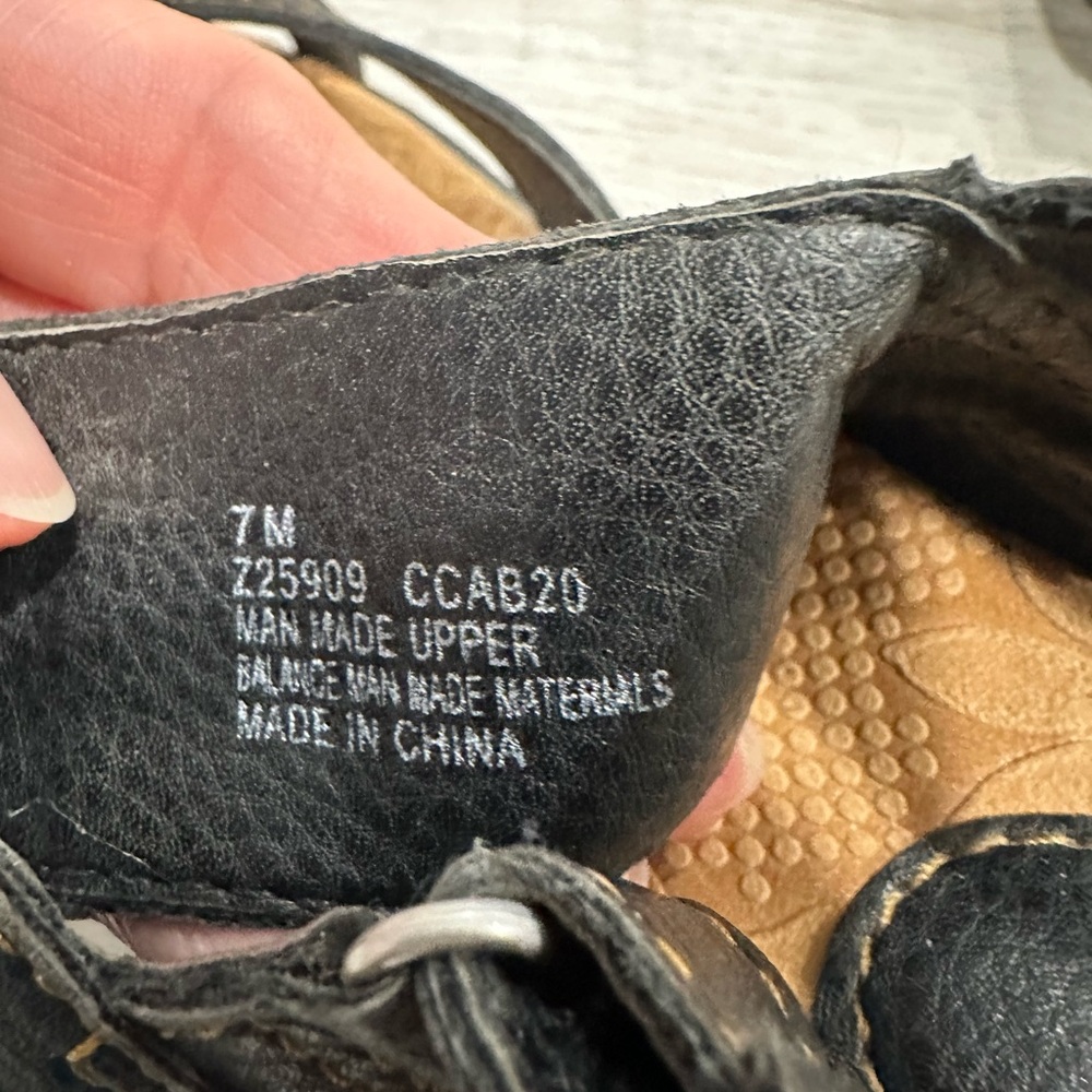 boc 2pairs of Brown and Black Sandals - Picture 5 of 6